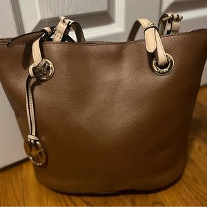 Micheal Kors bucket handbag